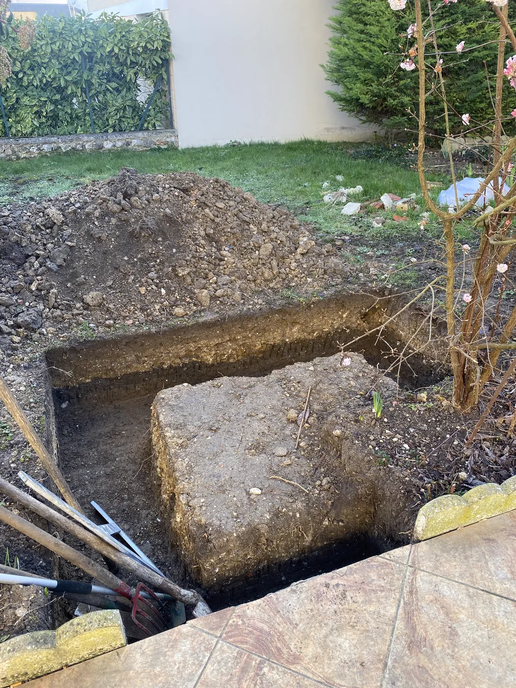 Fouille pour la fondation de l'escalier, Villevaudé